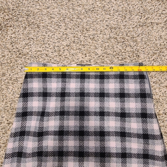 Talbots Buffalo Plaid Wool Blend Skirt Pink And Gray Size 12P Petite NWT - Picture 8 of 11